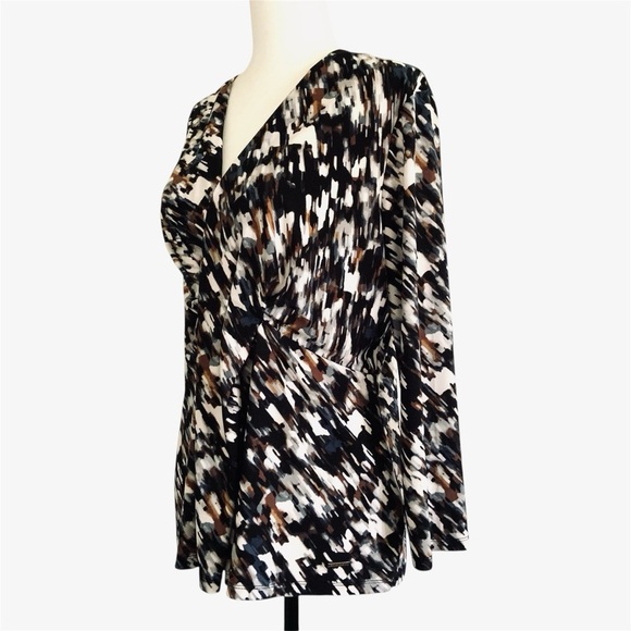 Anne Klein V-neck abstract top - Picture 6 of 7